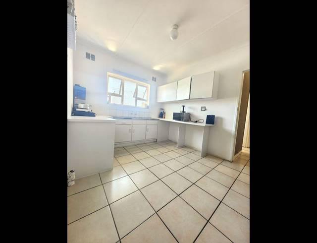 2 BEDROOM APARTMENT FOR SALE IN GRASSY PARK